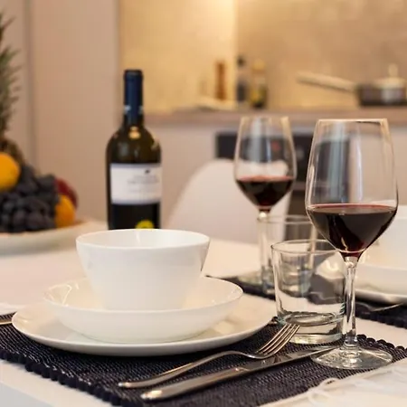 Апартаменты Stylish In Chiado Quiet And *